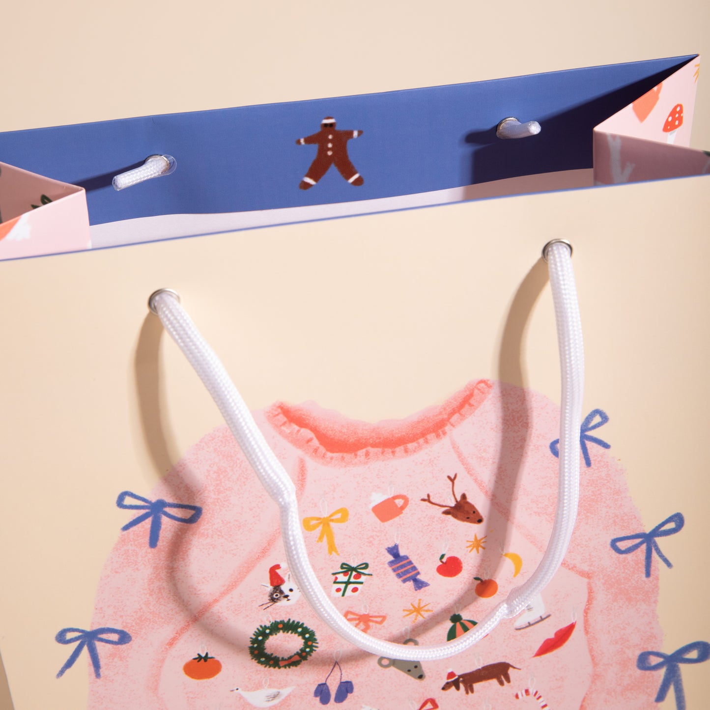 CHARMING SWEATER - Gift Bag