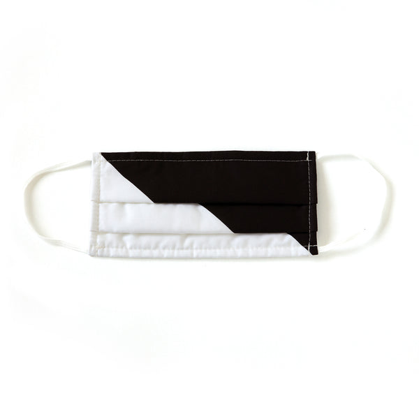 BLACK AND WHITE COLOR BLOCK MASK